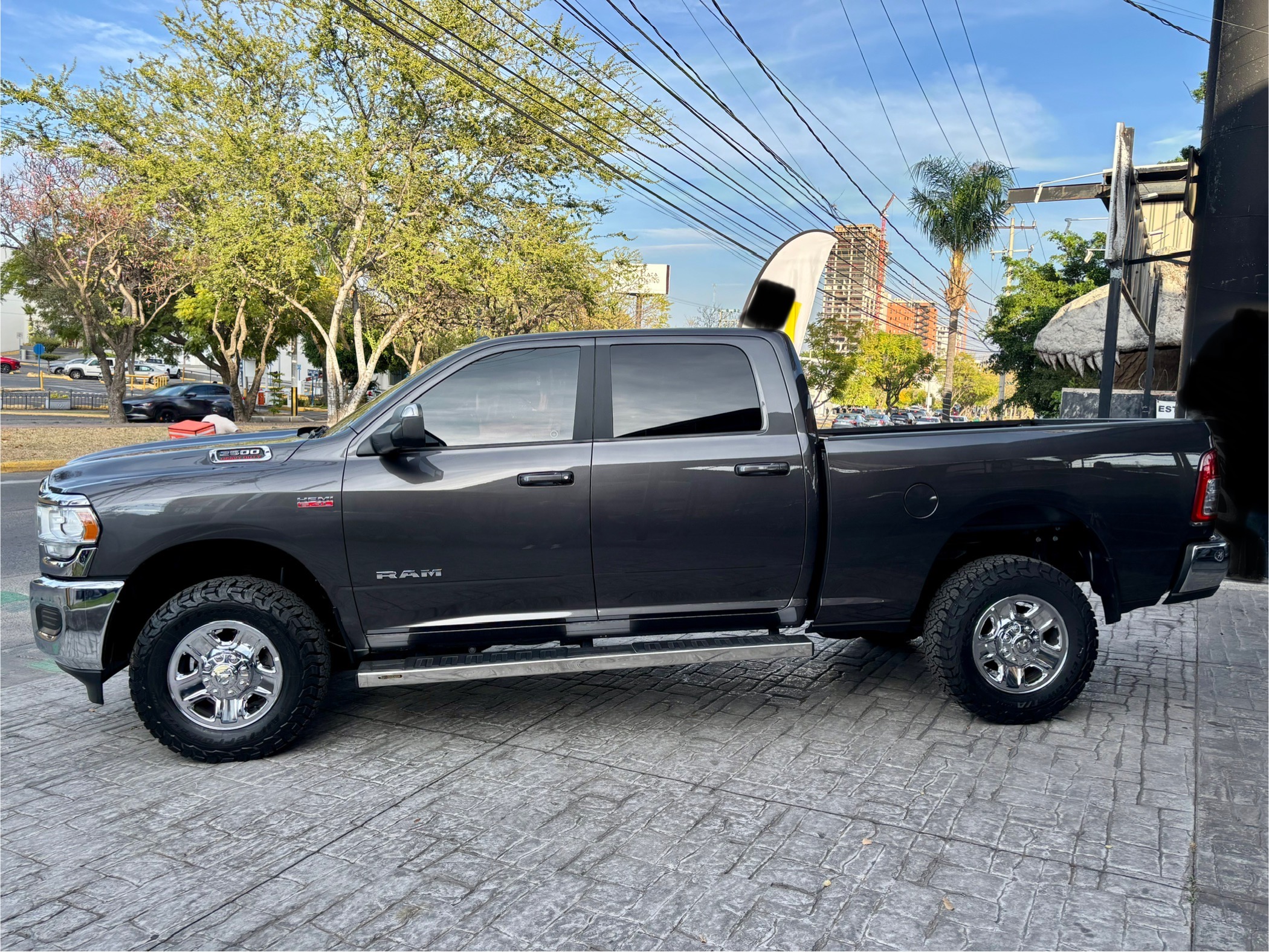 Dodge RAM 2022 SLT HD Automático Gris