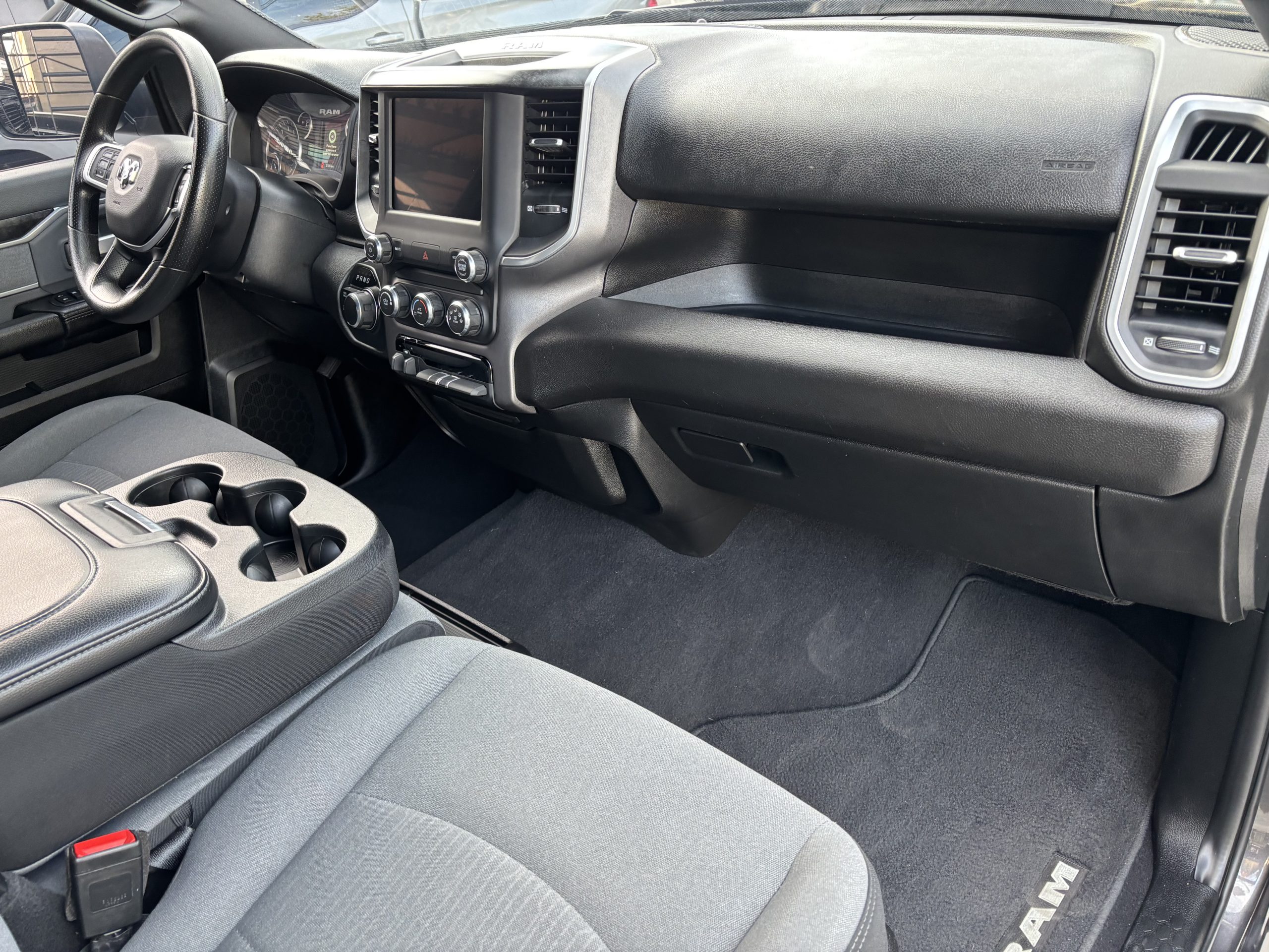 Dodge RAM 2022 SLT HD Automático Gris