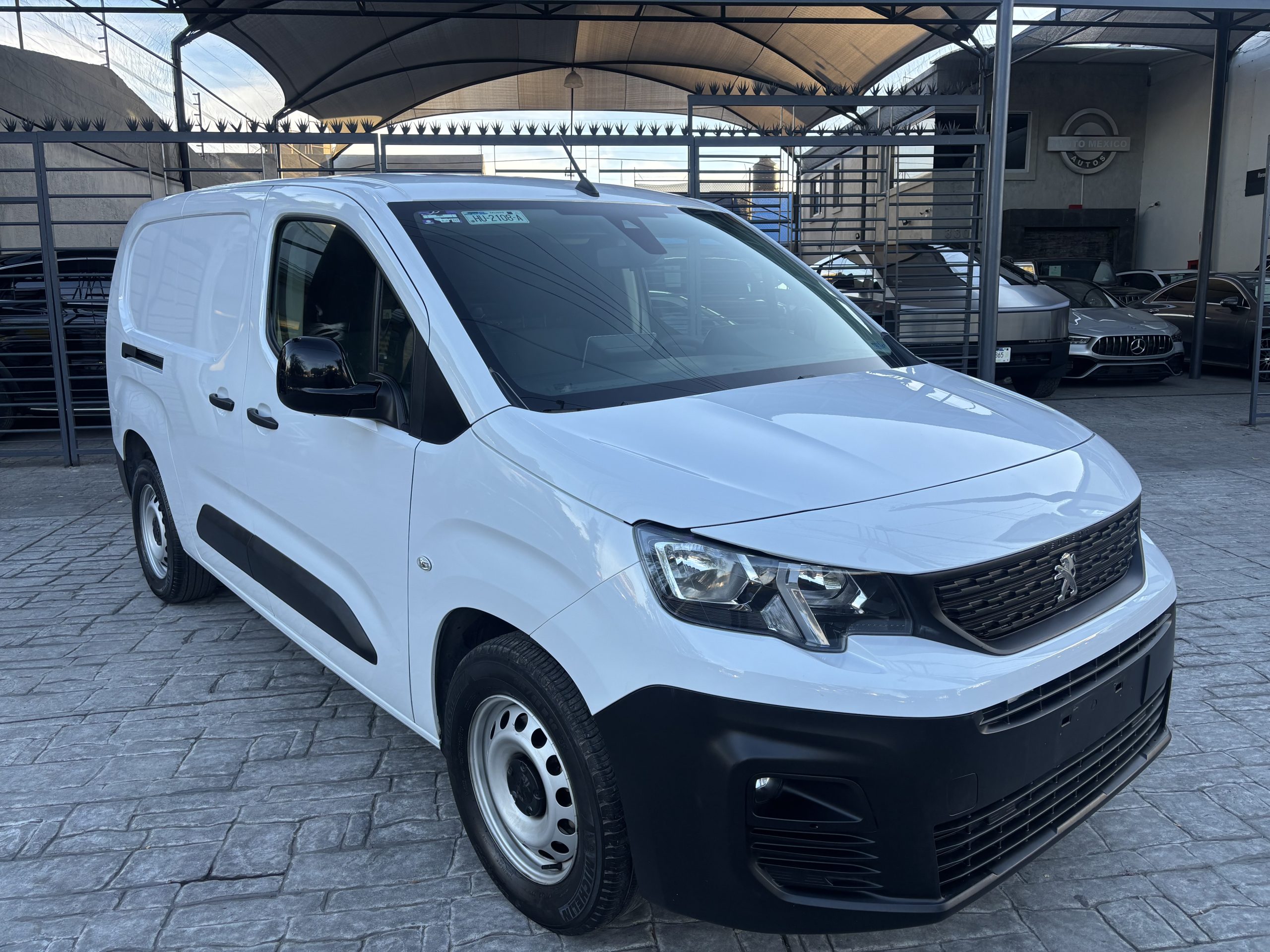 Peugeot Partner 2024 PURE TECH Manual Blanco