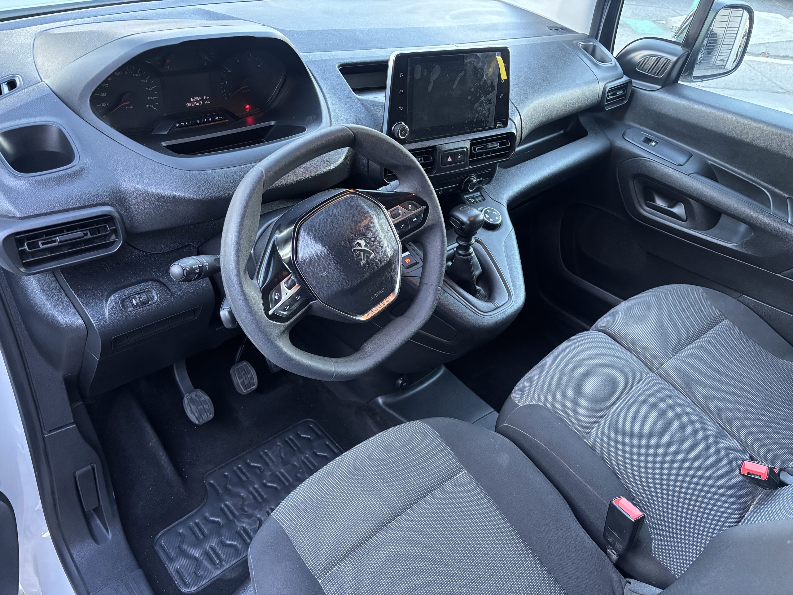 Peugeot Partner 2024 PURE TECH Manual Blanco