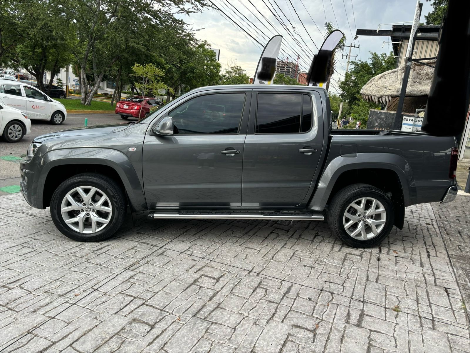 Volkswagen Amarok 2022 HIGHLINE Automático Gris