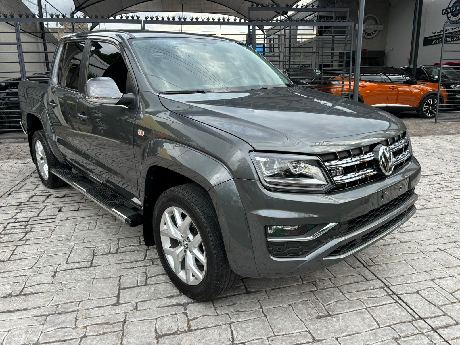 Volkswagen Amarok 2022 HIGHLINE Automático Gris
