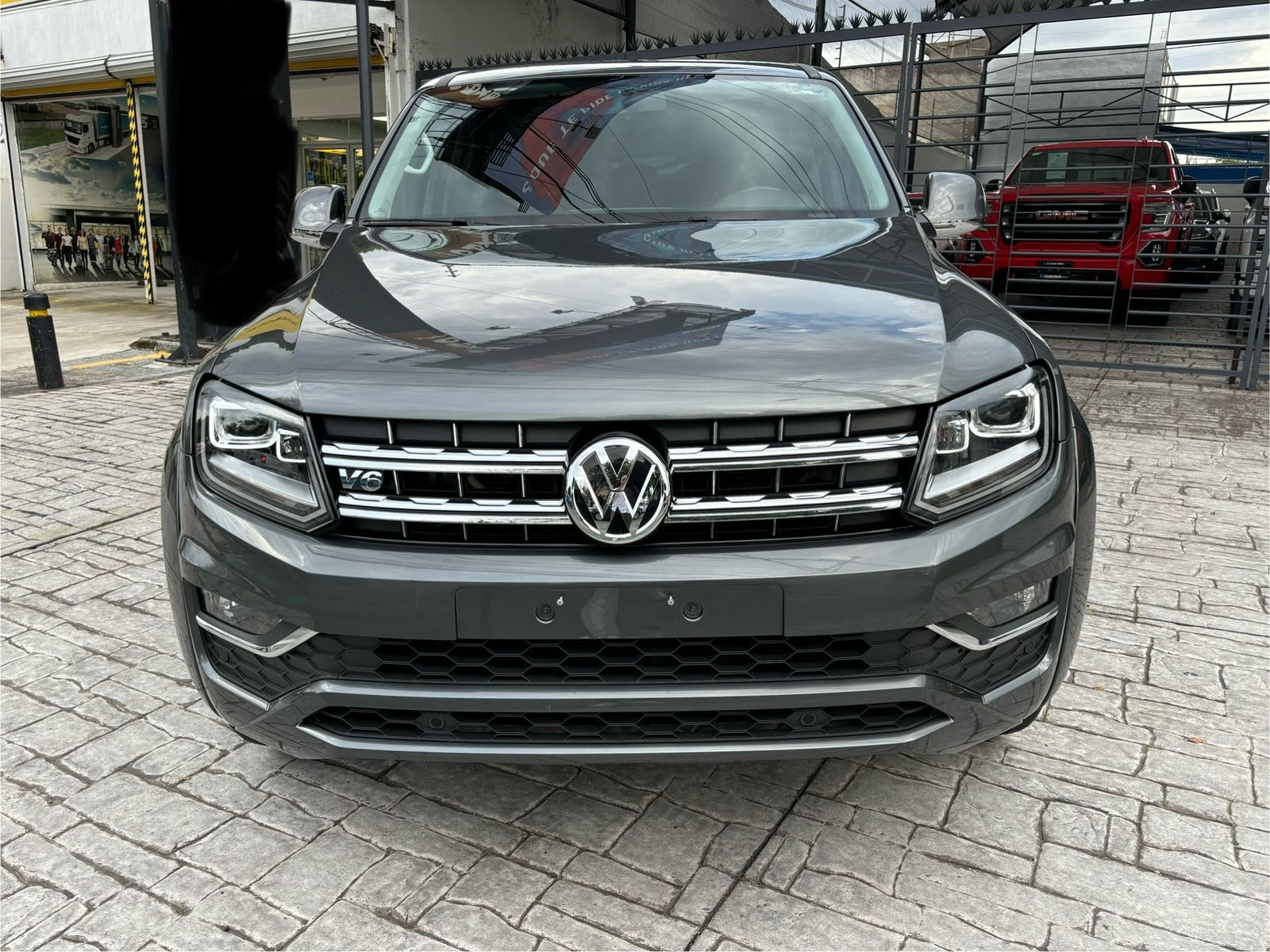 Volkswagen Amarok 2022 HIGHLINE Automático Gris