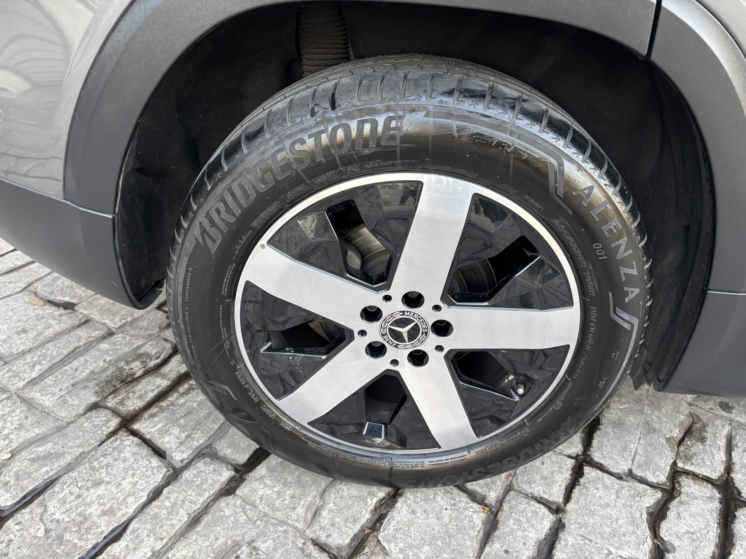 Mercedes-Benz GLB 2023 GLB 200 PROGRESIVE Automático Gris
