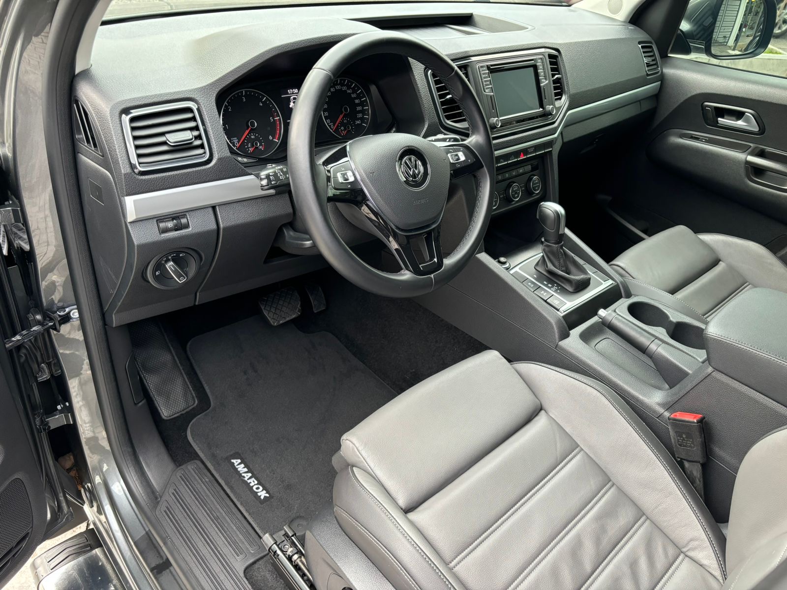 Volkswagen Amarok 2022 HIGHLINE Automático Gris