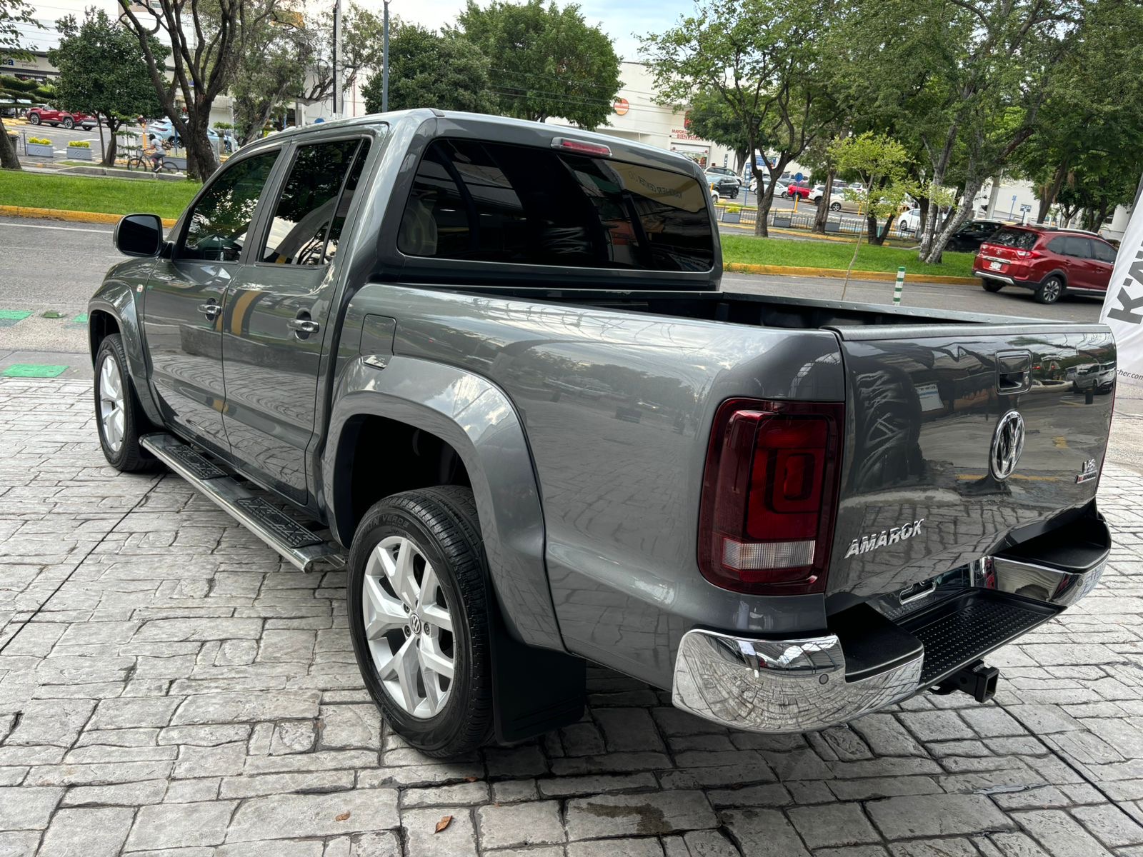 Volkswagen Amarok 2022 HIGHLINE Automático Gris