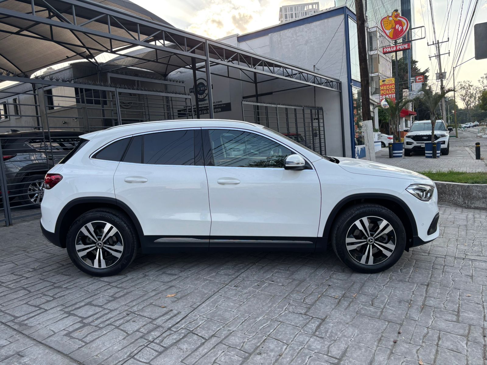 Mercedes-Benz GLA 2023 200 PROGRESIVE Automático Blanco