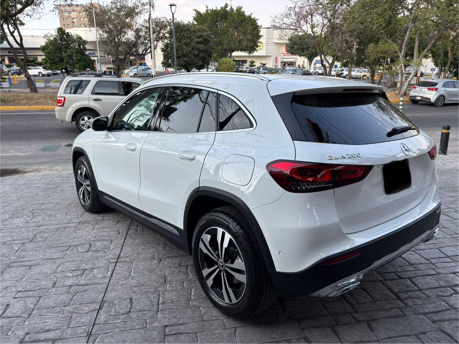 Mercedes-Benz GLA 2023 200 PROGRESIVE Automático Blanco