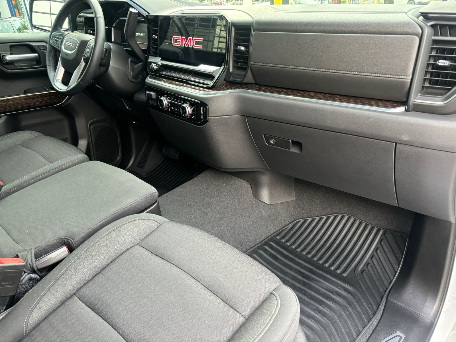 GMC Sierra 2022 SLE 2022 1/2 Automático Blanco