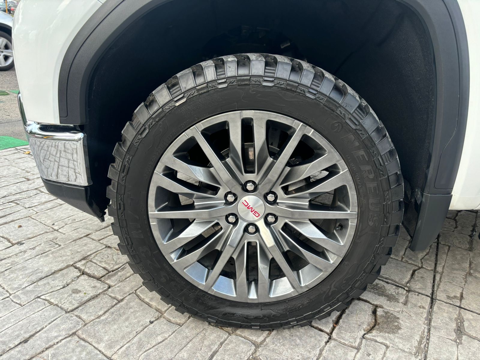 GMC Sierra 2022 SLE 2022 1/2 Automático Blanco