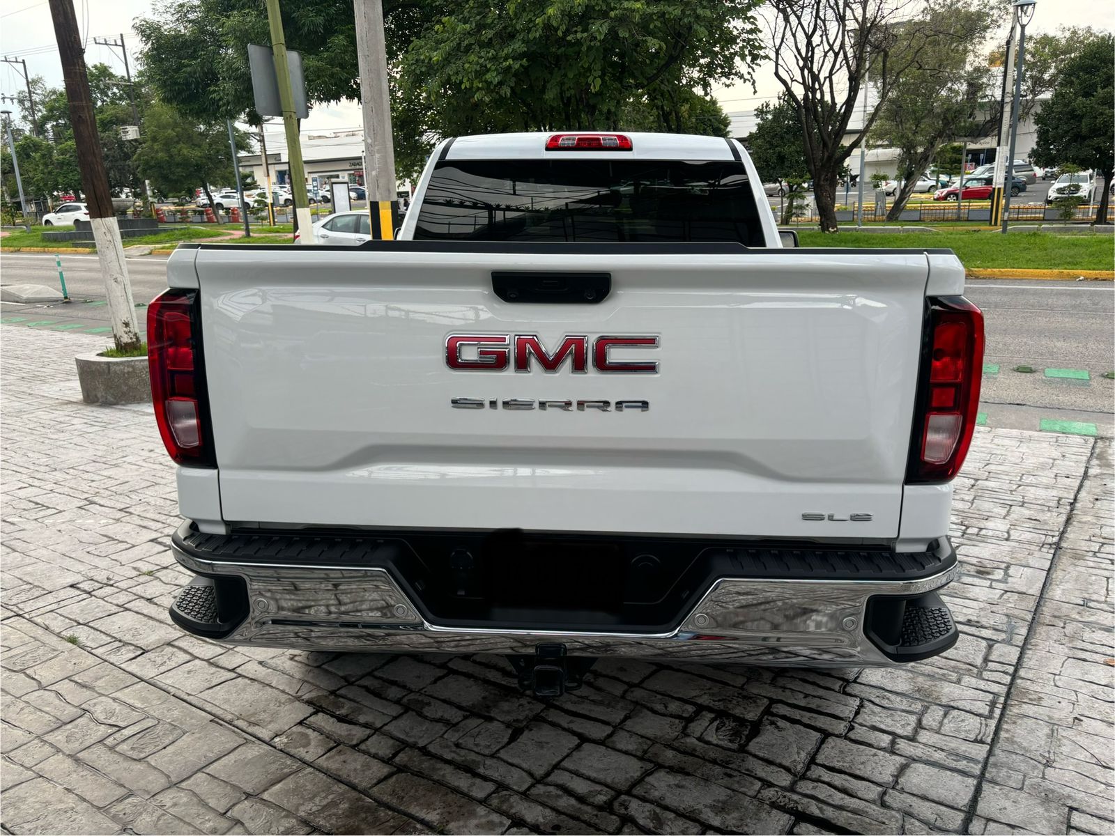 GMC Sierra 2022 SLE 2022 1/2 Automático Blanco