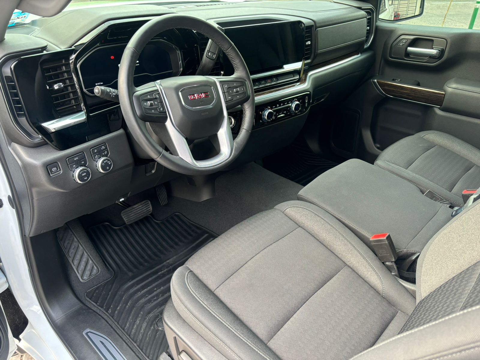 GMC Sierra 2022 SLE 2022 1/2 Automático Blanco