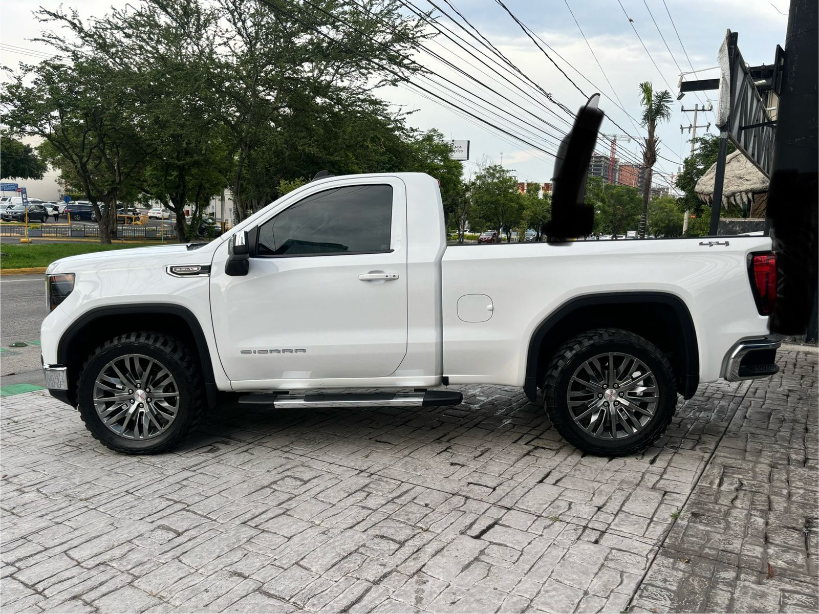 GMC Sierra 2022 SLE 2022 1/2 Automático Blanco