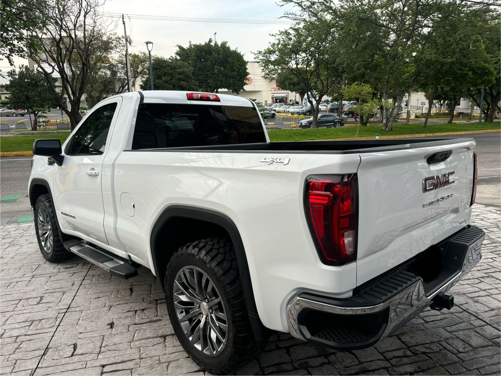 GMC Sierra 2022 SLE 2022 1/2 Automático Blanco