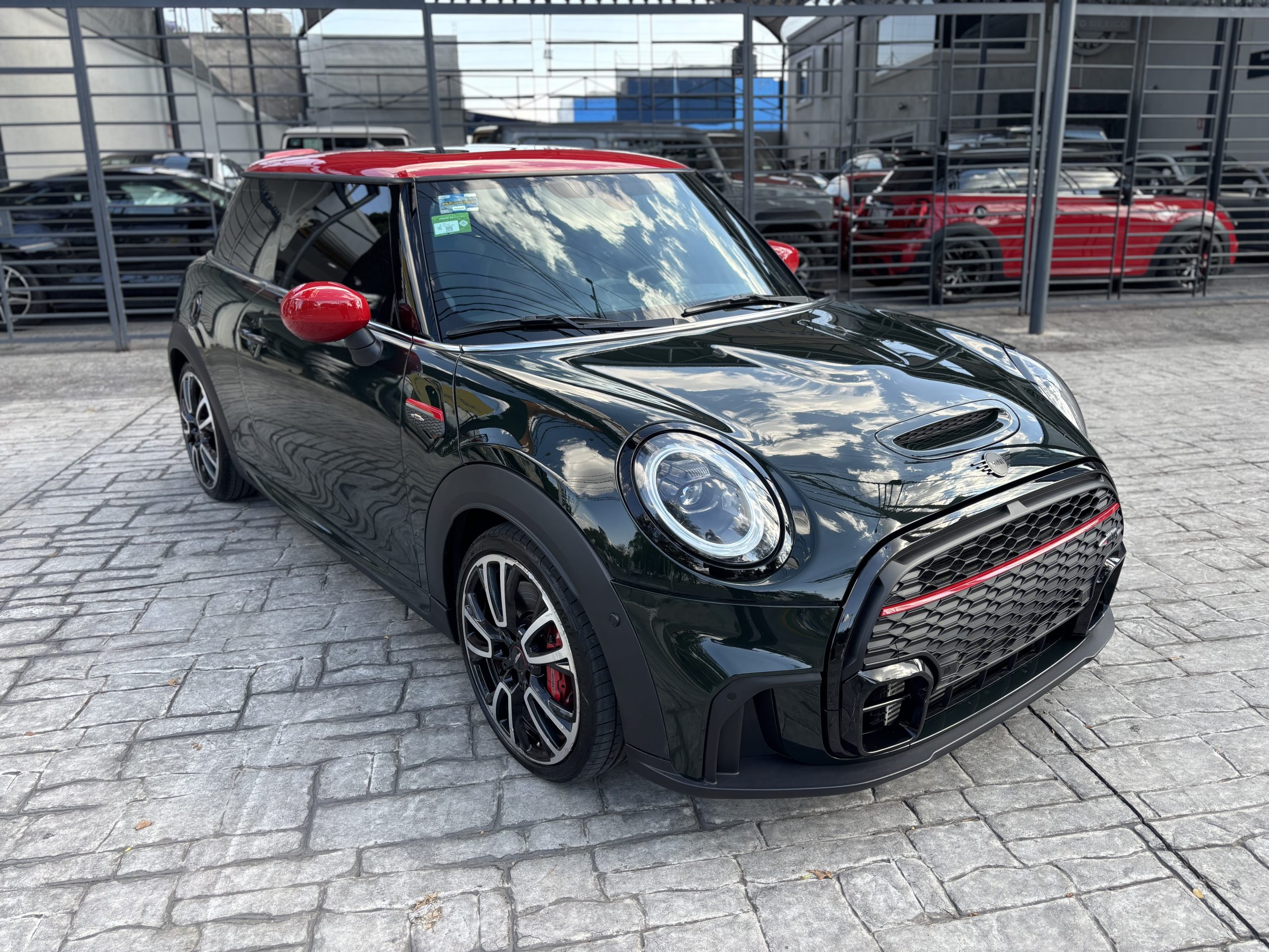 Mini Cooper 2022 JCW ICONIC Automático Verde