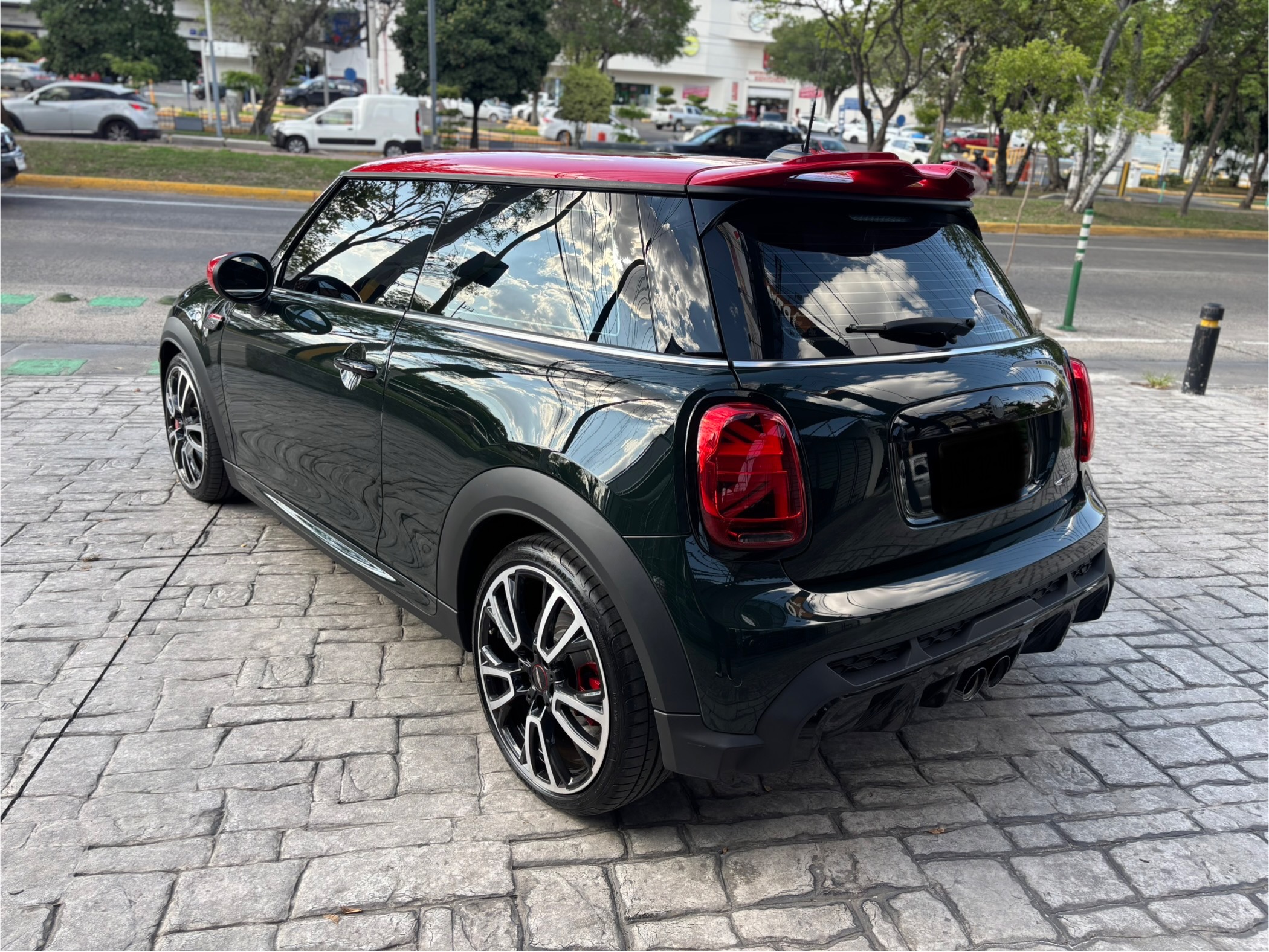 Mini Cooper 2022 JCW ICONIC Automático Verde