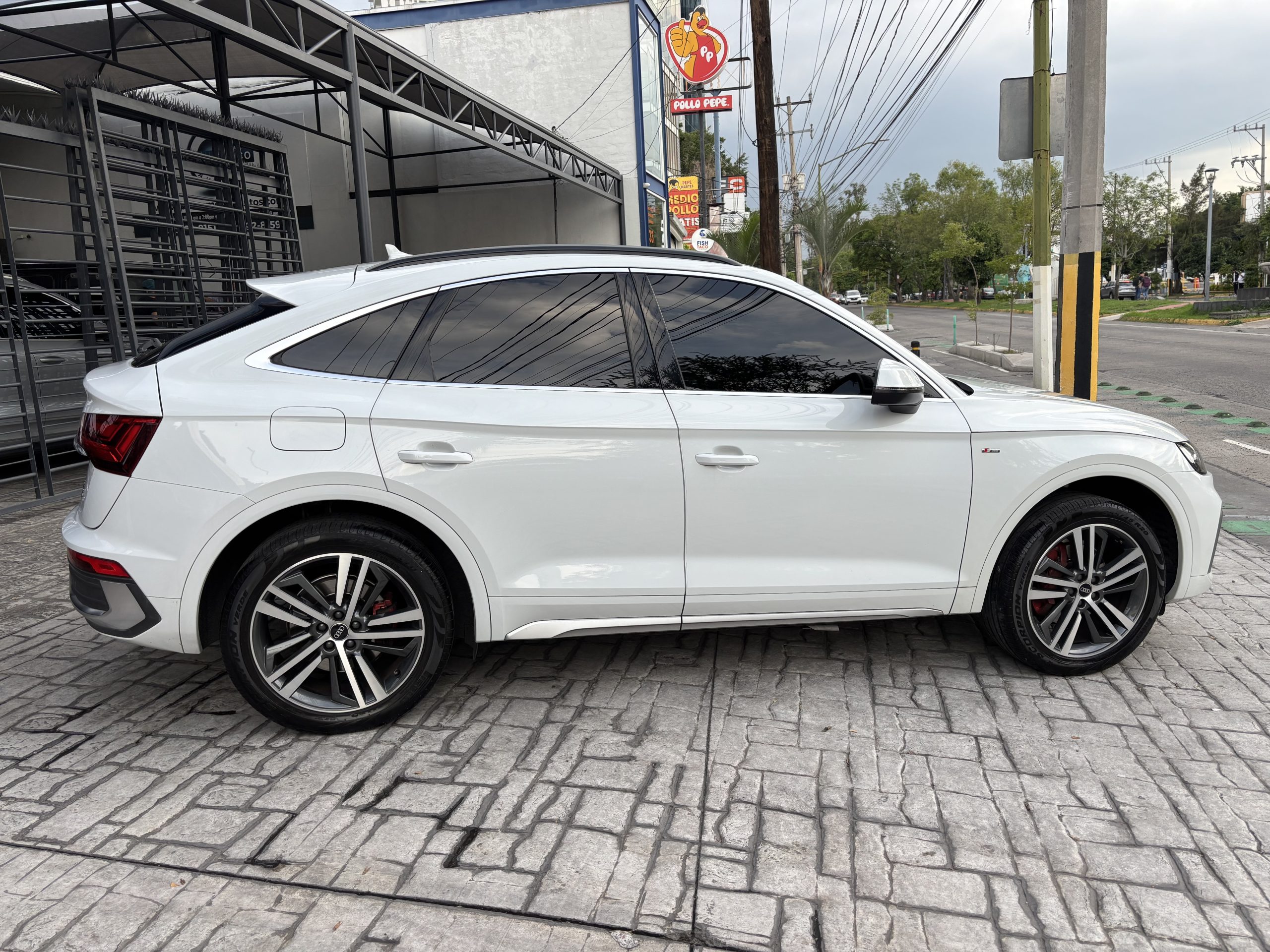 Audi Q5 2023 SPORT BACK S LINE Automático Blanco