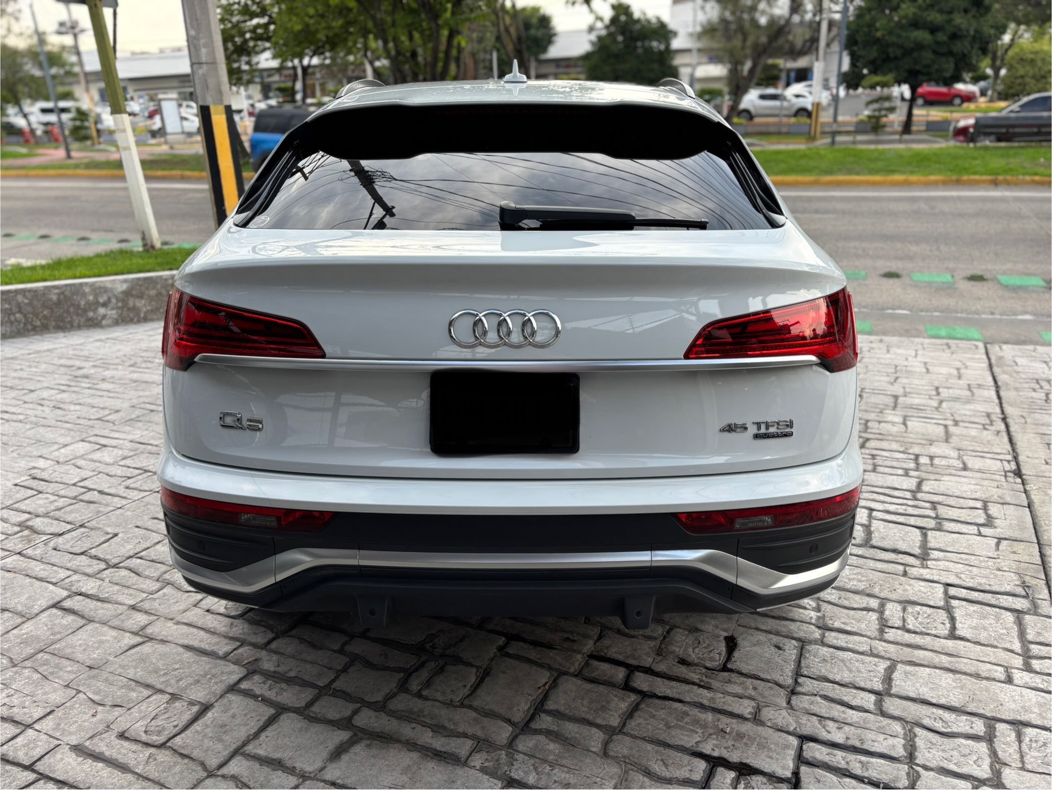 Audi Q5 2023 SPORT BACK S LINE Automático Blanco
