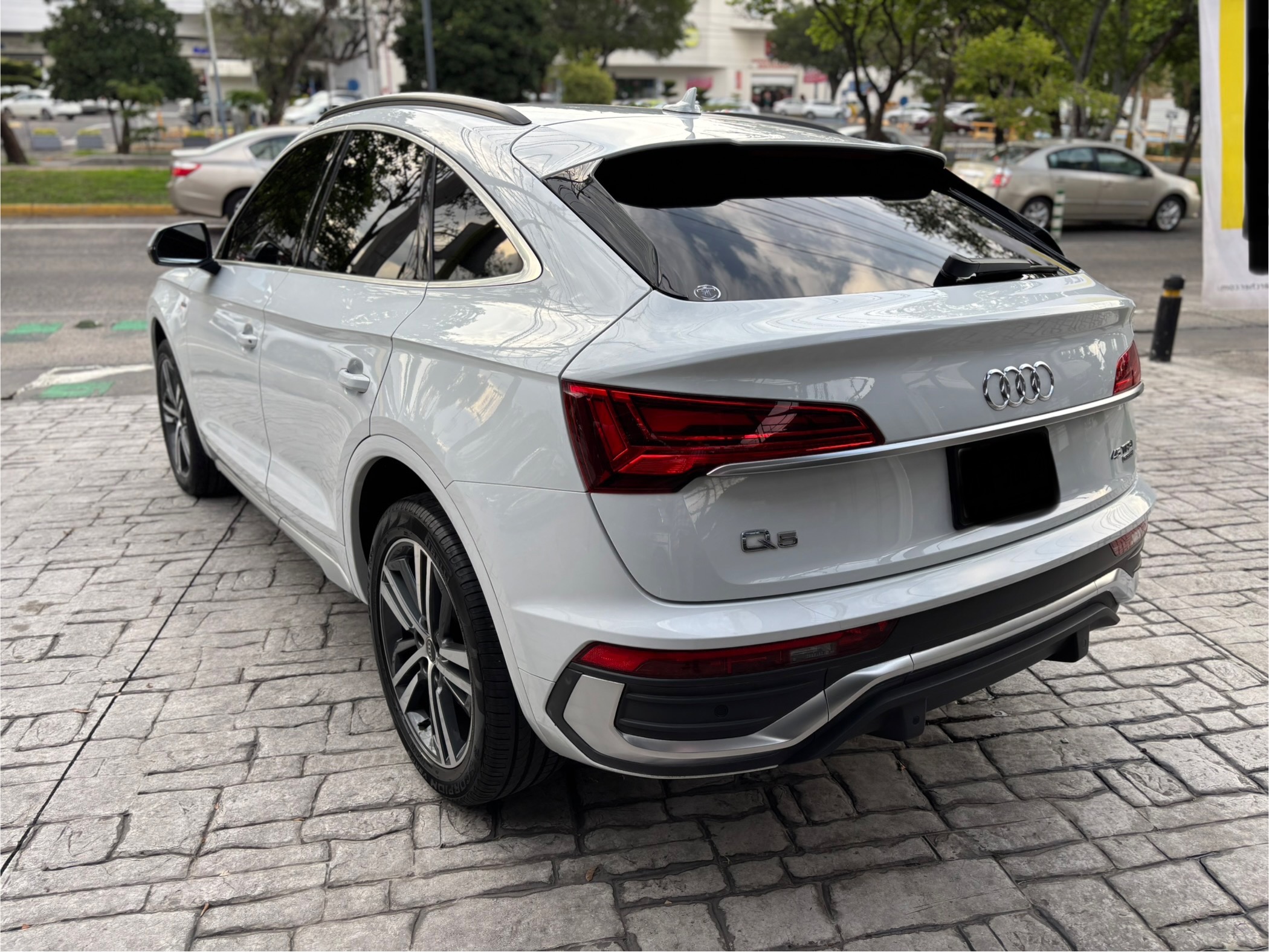 Audi Q5 2023 SPORT BACK S LINE Automático Blanco