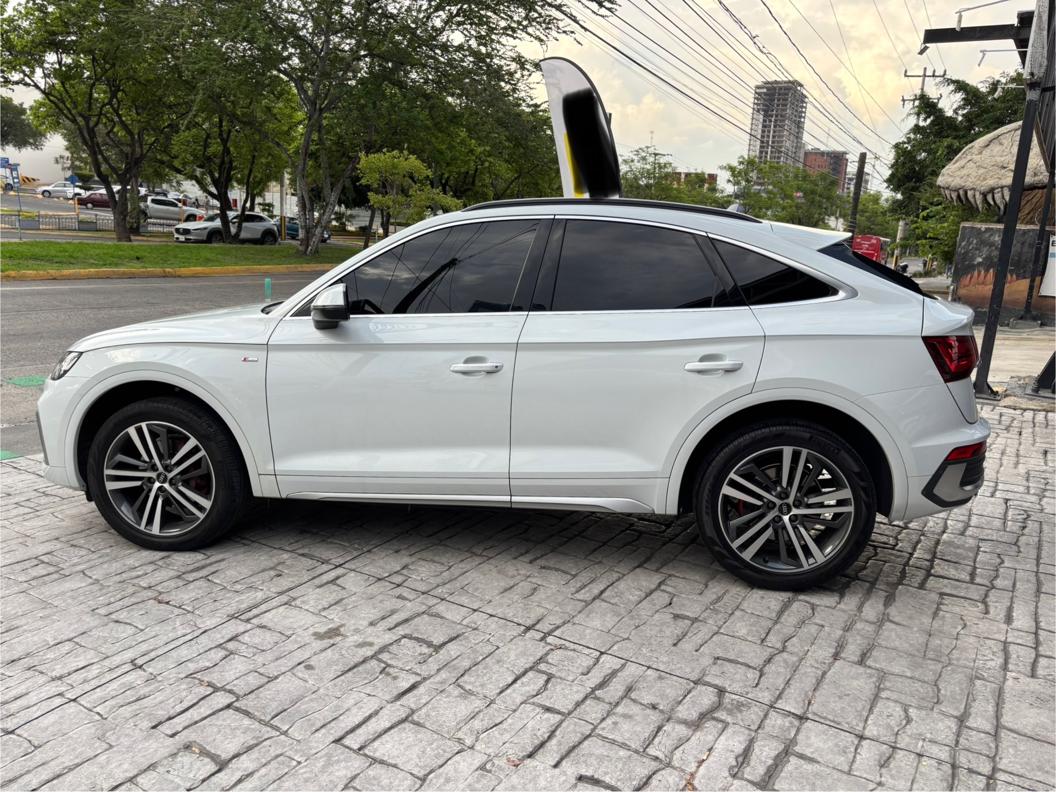 Audi Q5 2023 SPORT BACK S LINE Automático Blanco