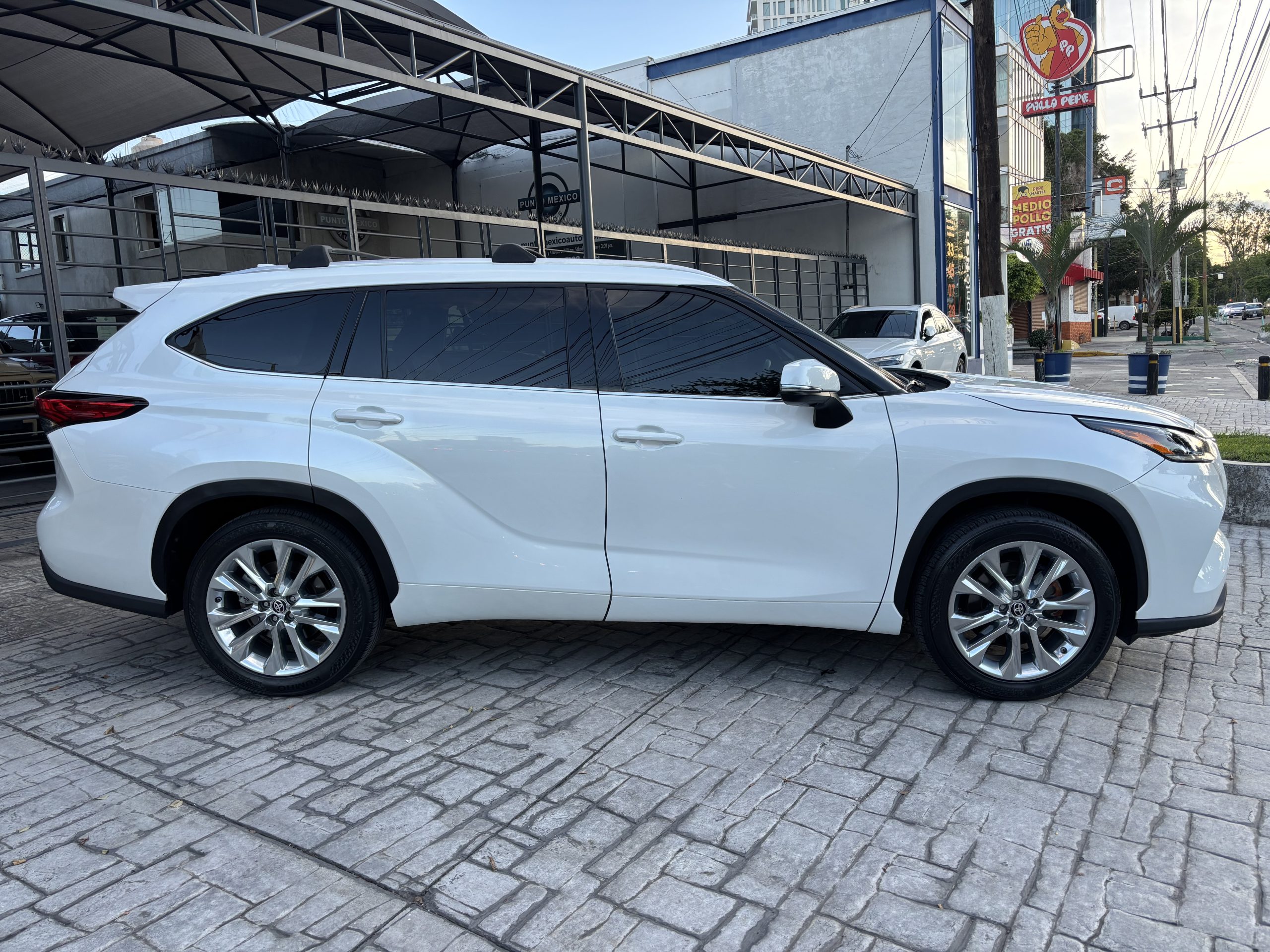 Toyota Highlander 2023 HEV LIMITED HIBRID Automático Blanco