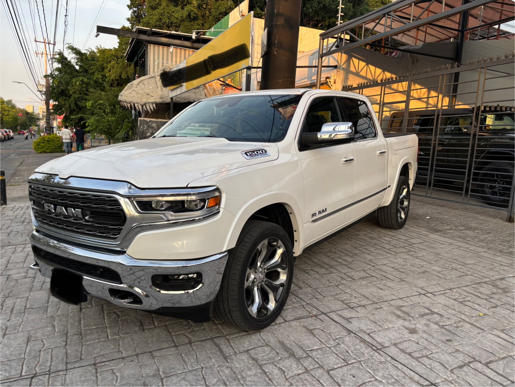 Dodge Ram 700 1500 MILD HIBRID LIMITED 2022