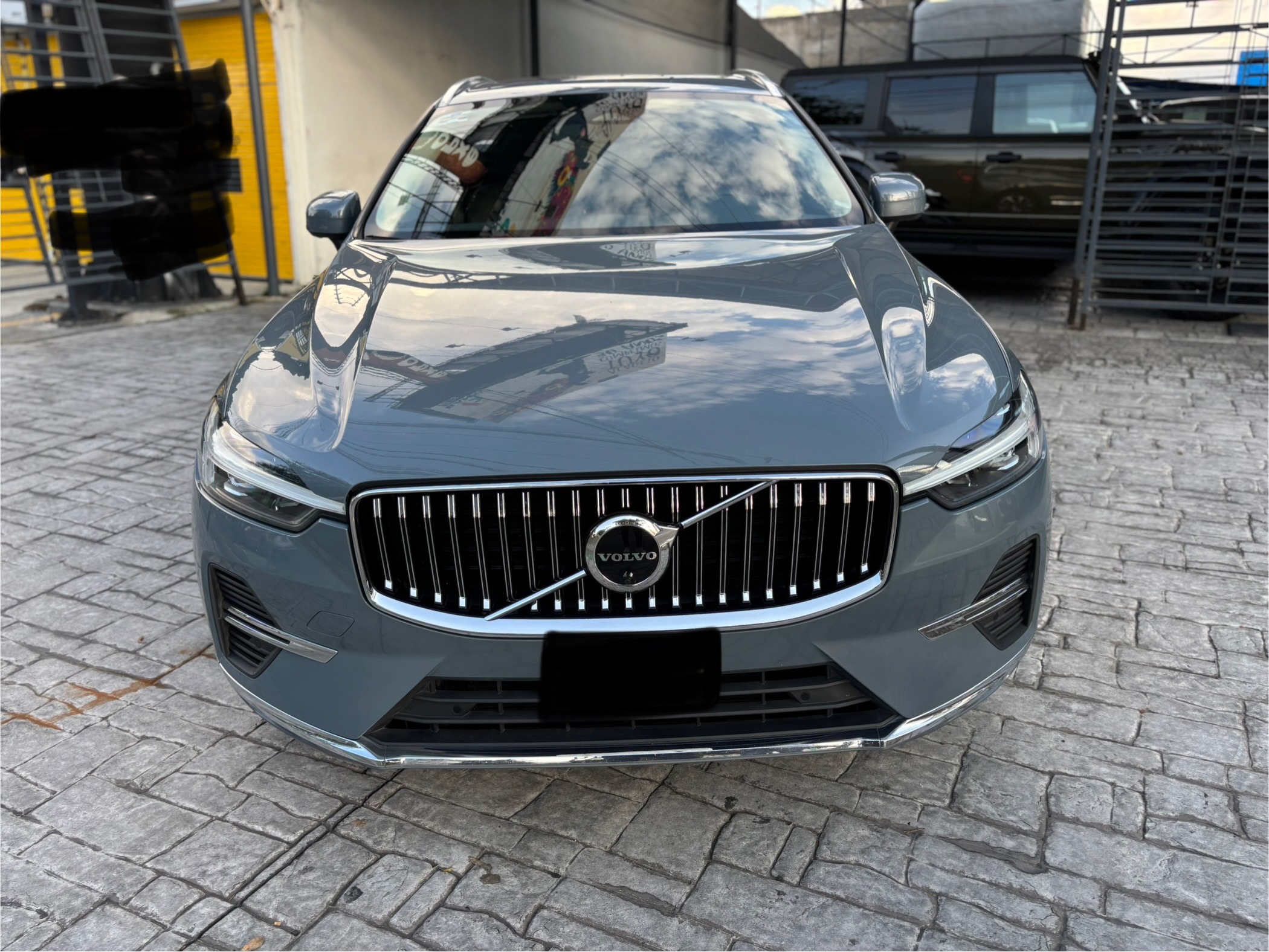 Volvo XC60 2023 T8 ULTIMATE DARK PHEV Automático Gris