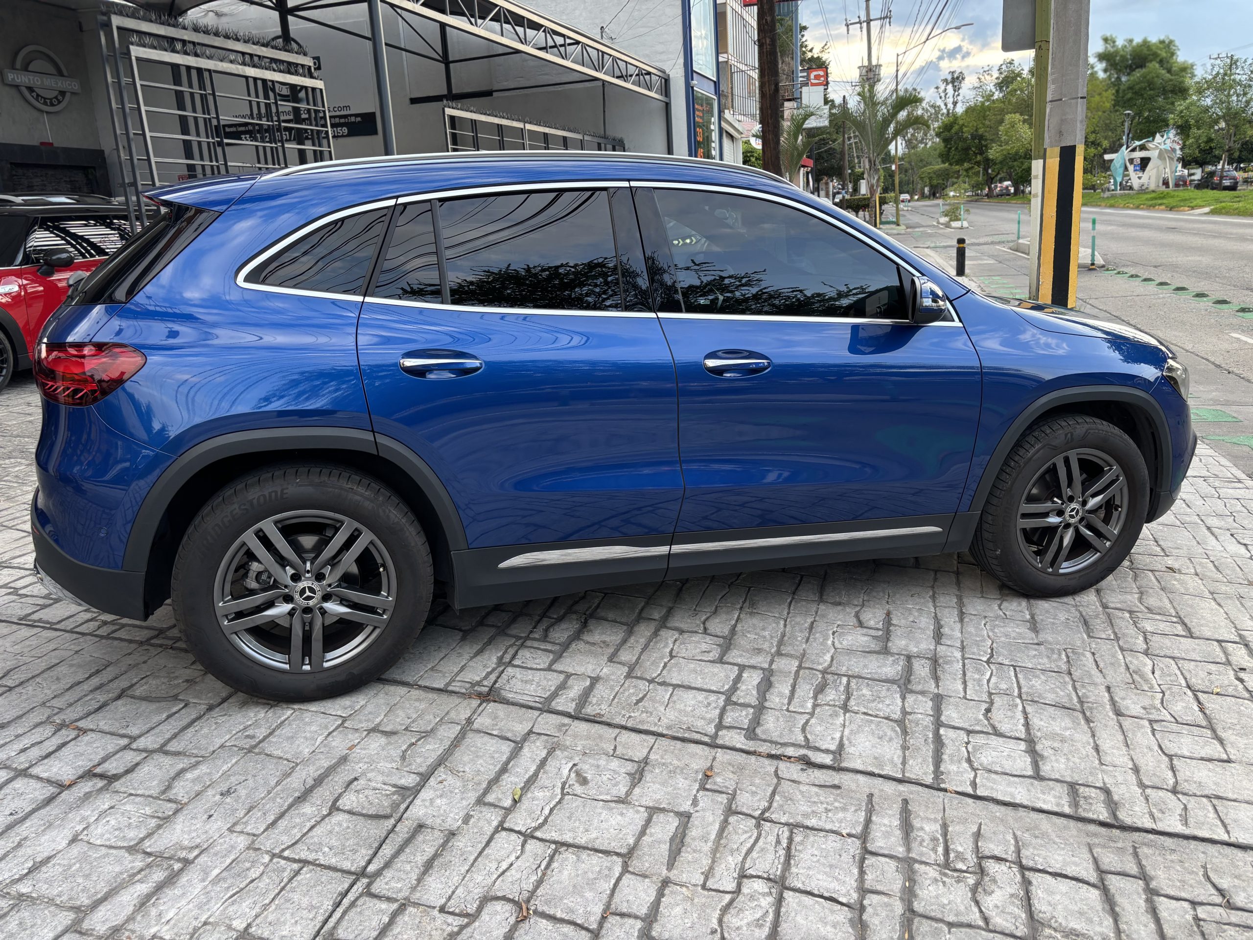Mercedes-Benz GLA 2025 200 Automático Azul