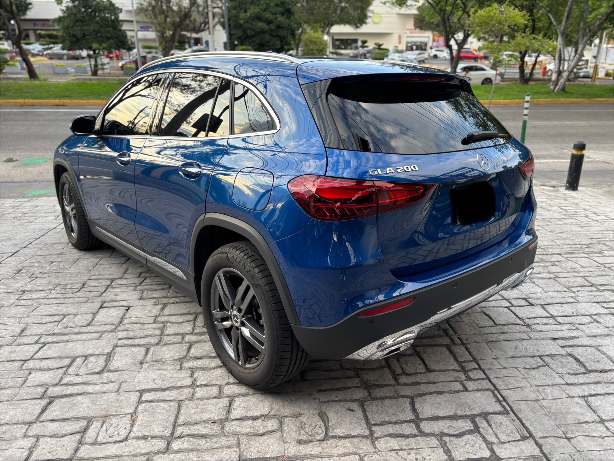 Mercedes-Benz GLA 2025 200 Automático Azul