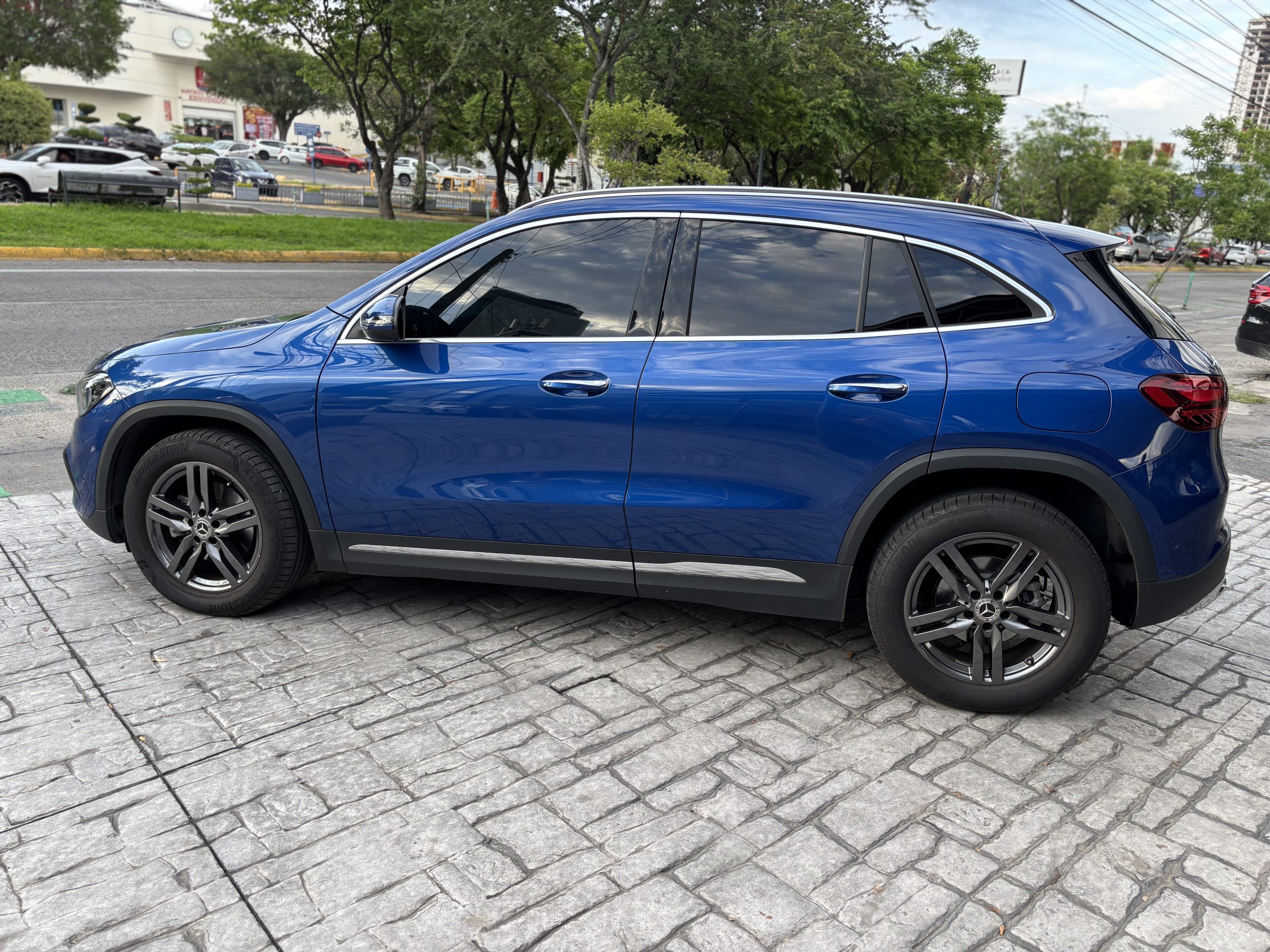 Mercedes-Benz GLA 2025 200 Automático Azul
