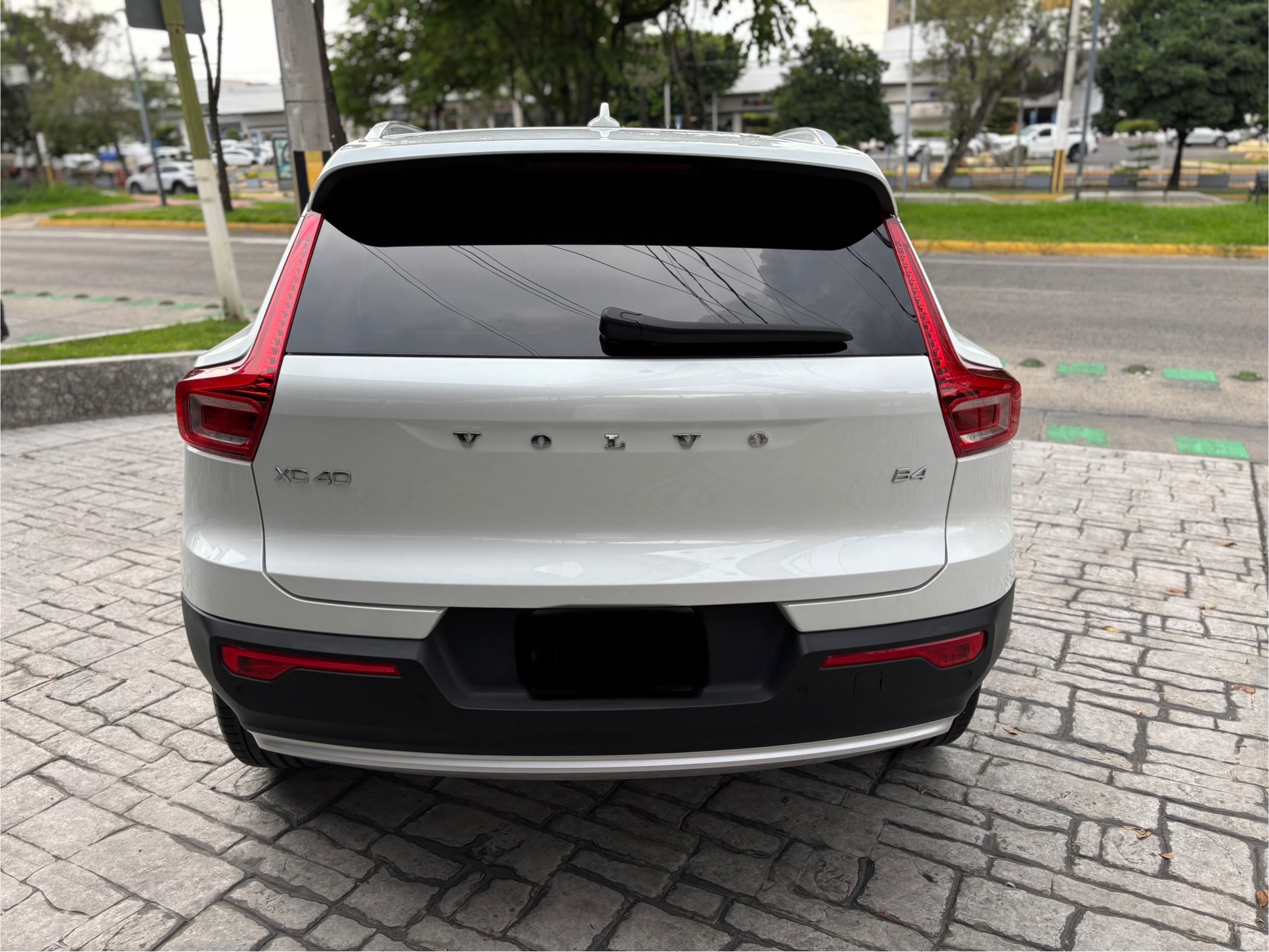 Volvo XC40 2024 ULTIMATE Automático Blanco
