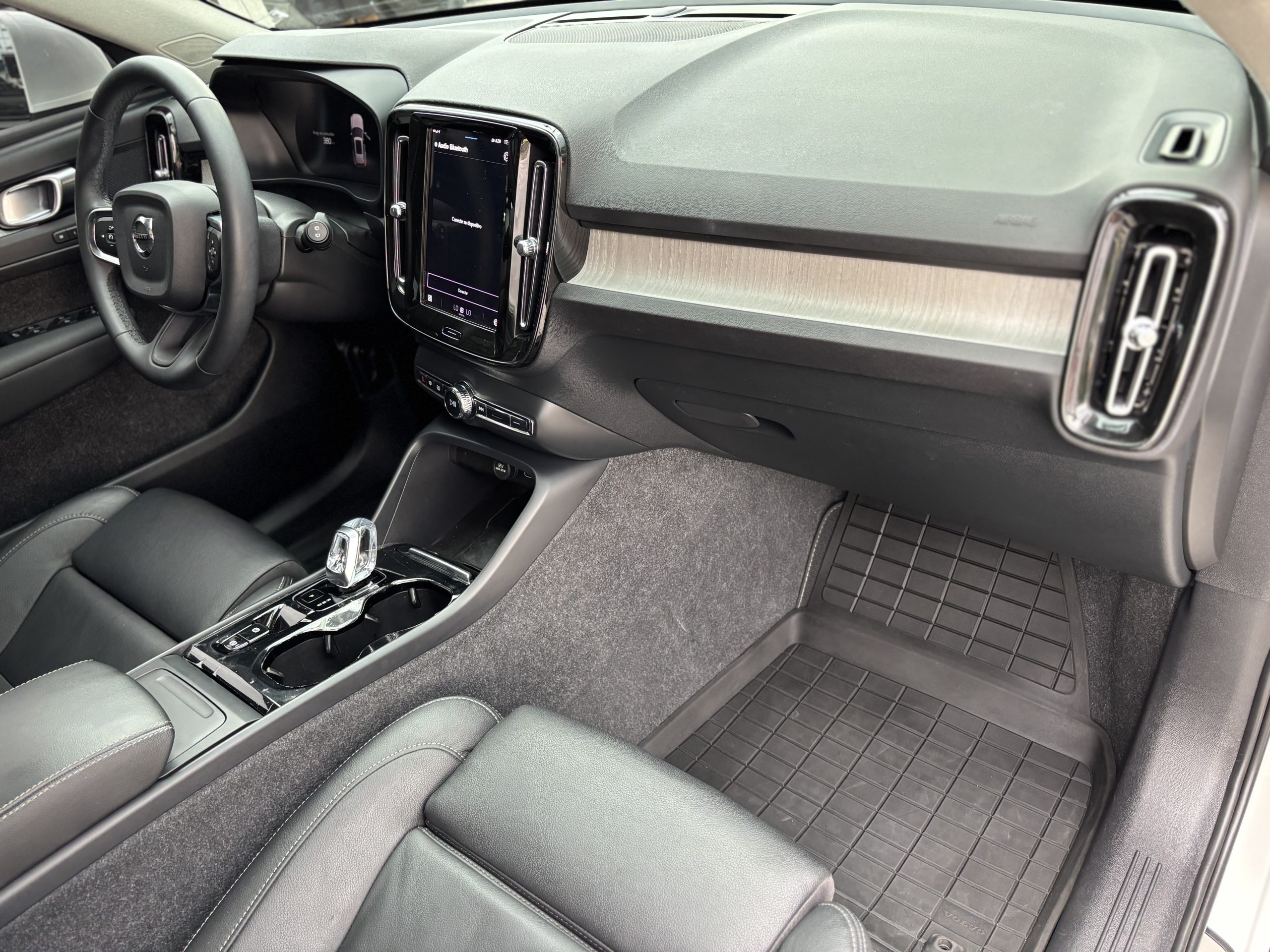Volvo XC40 2024 ULTIMATE Automático Blanco