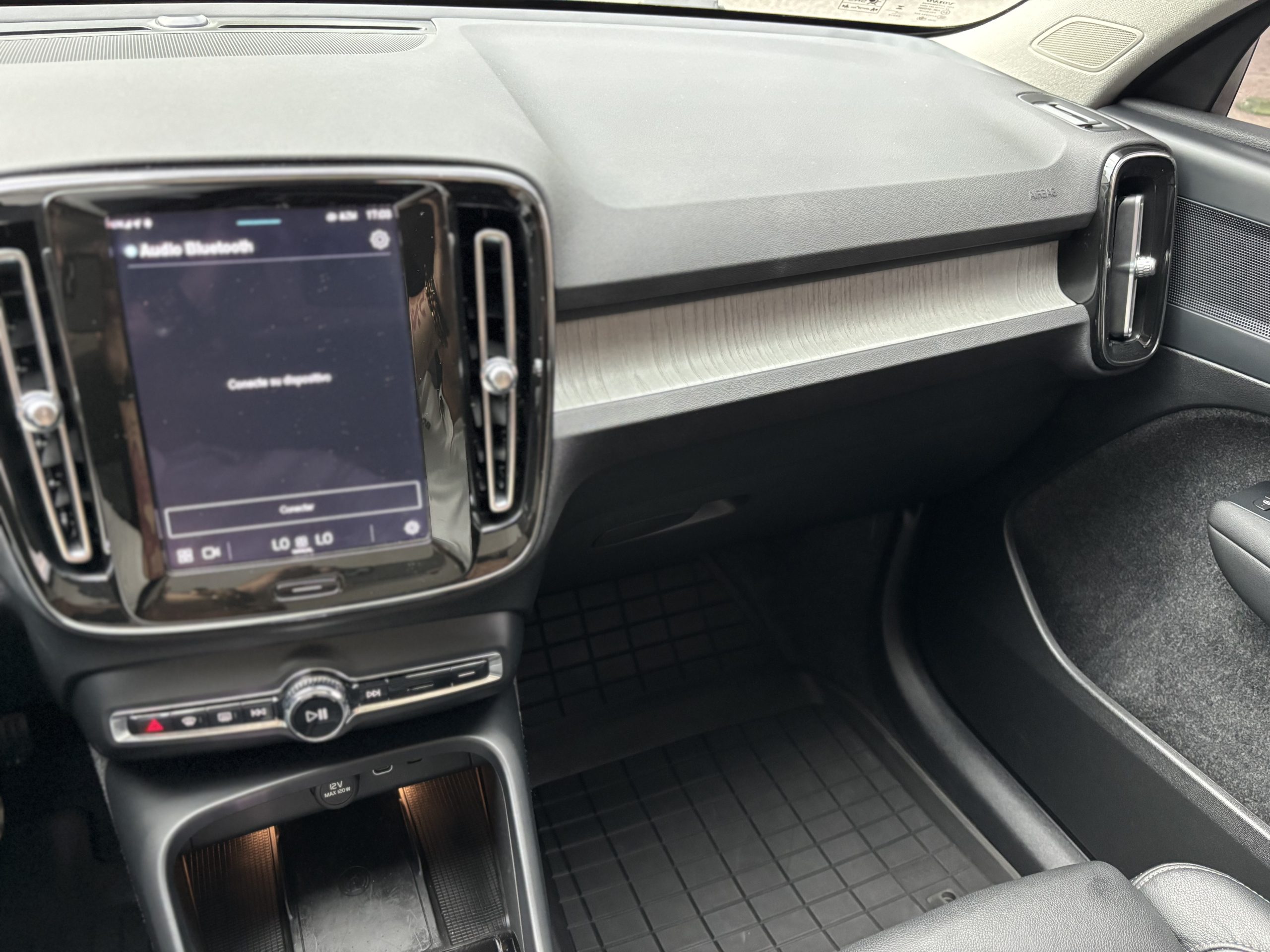 Volvo XC40 2024 ULTIMATE Automático Blanco