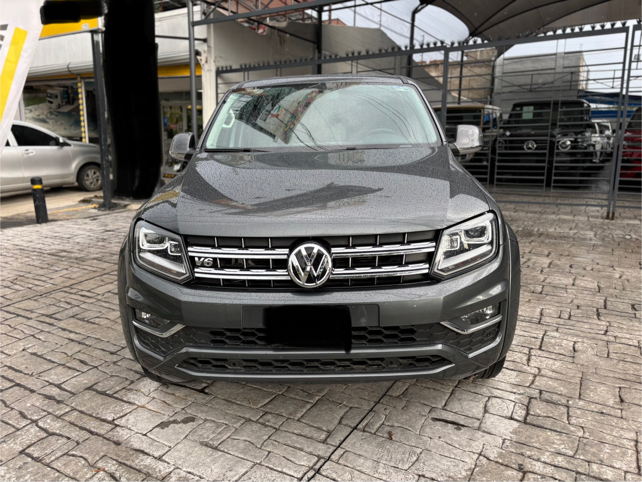 Volkswagen Amarok 2022 HIGHLINE Automático Gris