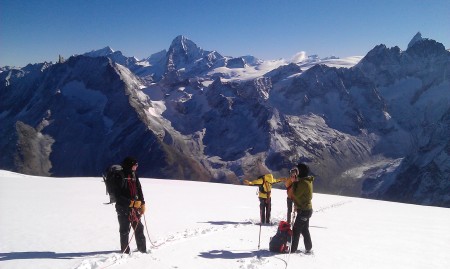 Stunning weather on the way up the Peigne
