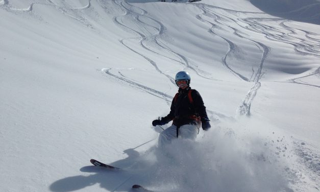 Off Piste Skiing – Le Tour