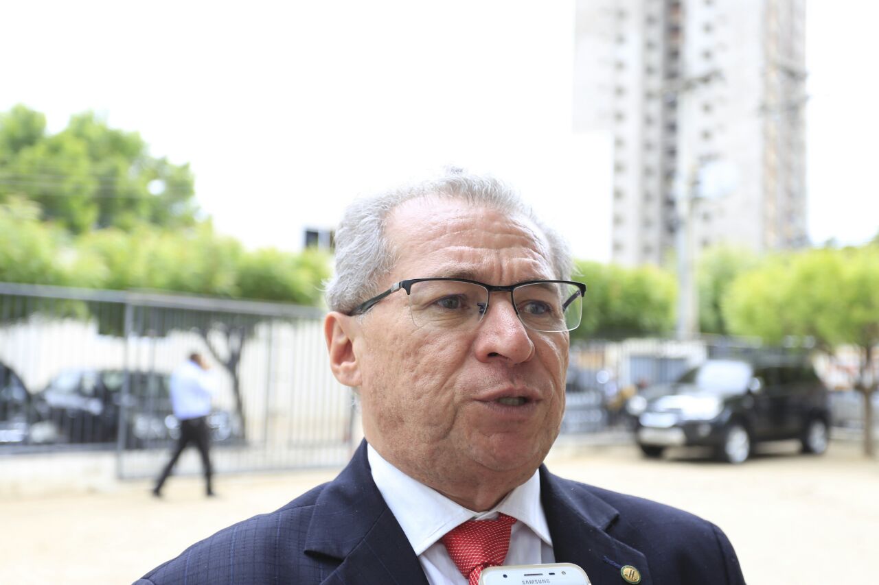 4a32e360 deputado assis carvalho