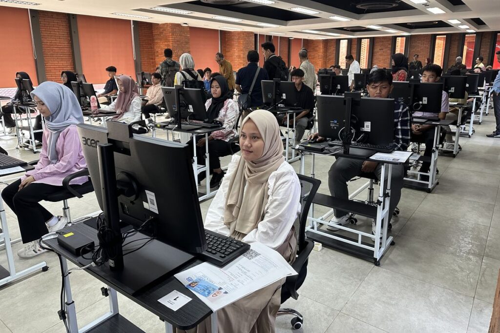 Apakah Jalur Mandiri Online dan Offline Sangat Berbeda?