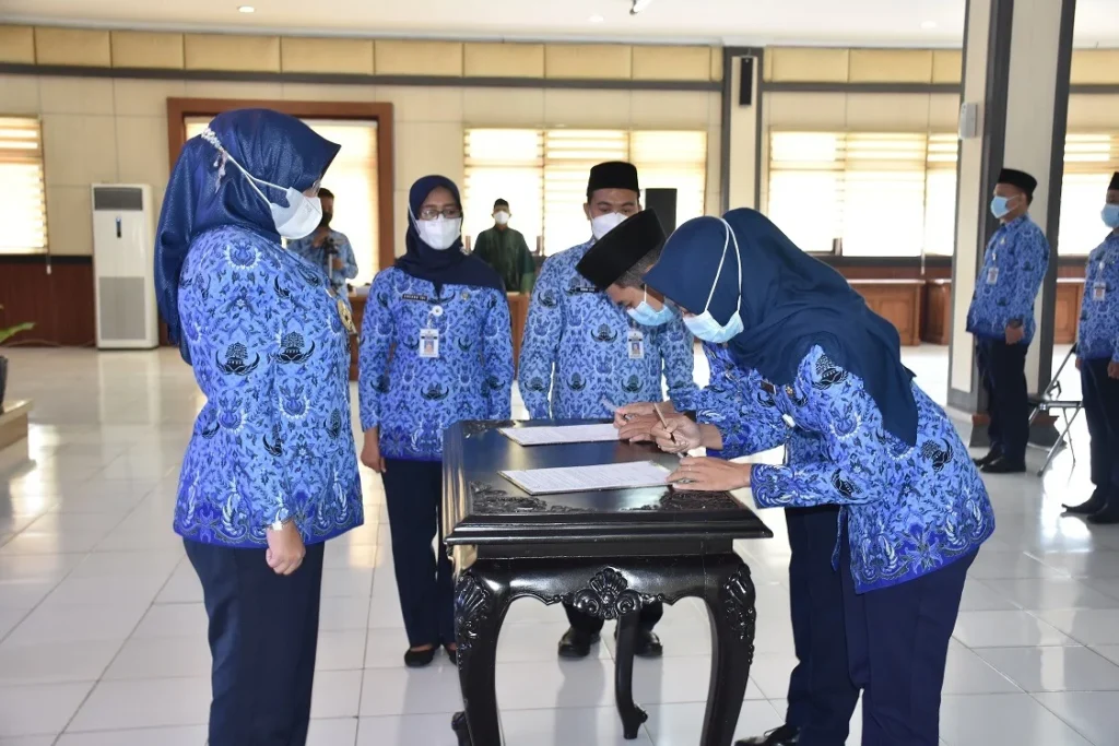 Apa Saja Jenjang Golongan Pangkat PNS? Ini Tingkatannya!