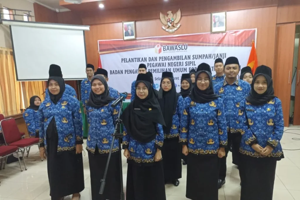 Memahami Aturan dan Fungsi Seragam Baju PNS Bawaslu!