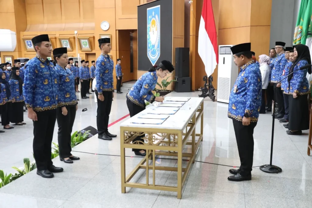 Baju PNS Apa Saja Jenisnya? Ternyata Ini Ketentuannya!