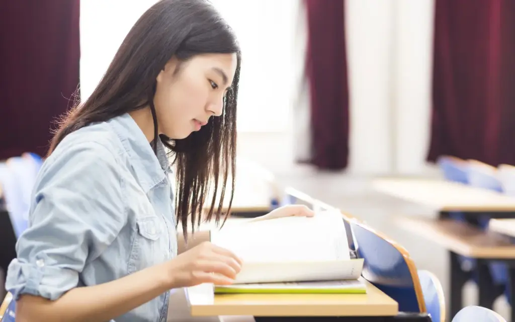 Belajar Bahasa Inggris untuk Kuliah di Luar Negeri