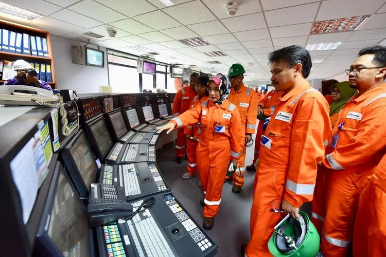 berapa gaji Visitor Pertamina
