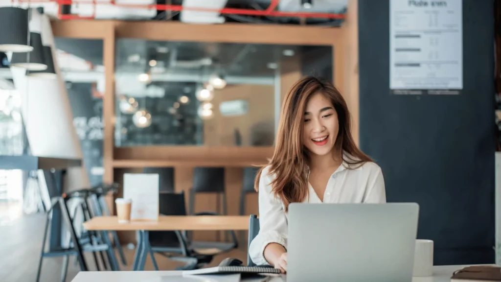 Sebutkan 3 contoh dari BUMN 