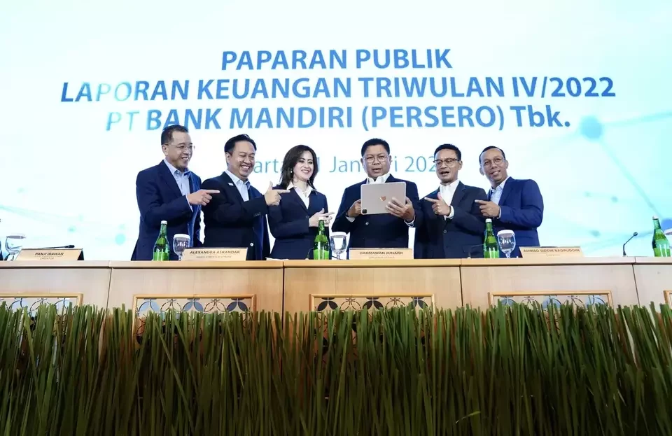 berapa gaji asisten manager Bank Mandiri