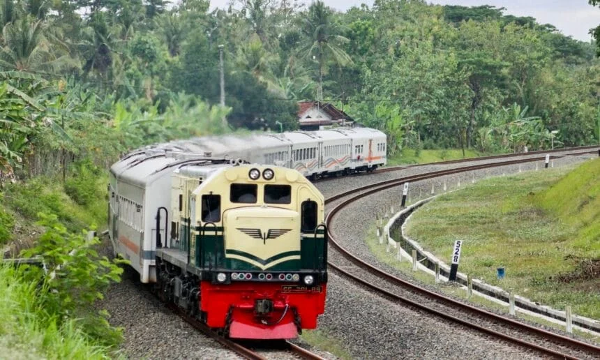 berapa gaji parking operation KAI