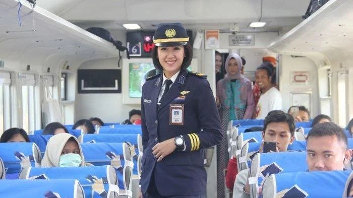 berapa gaji kondektur KAI