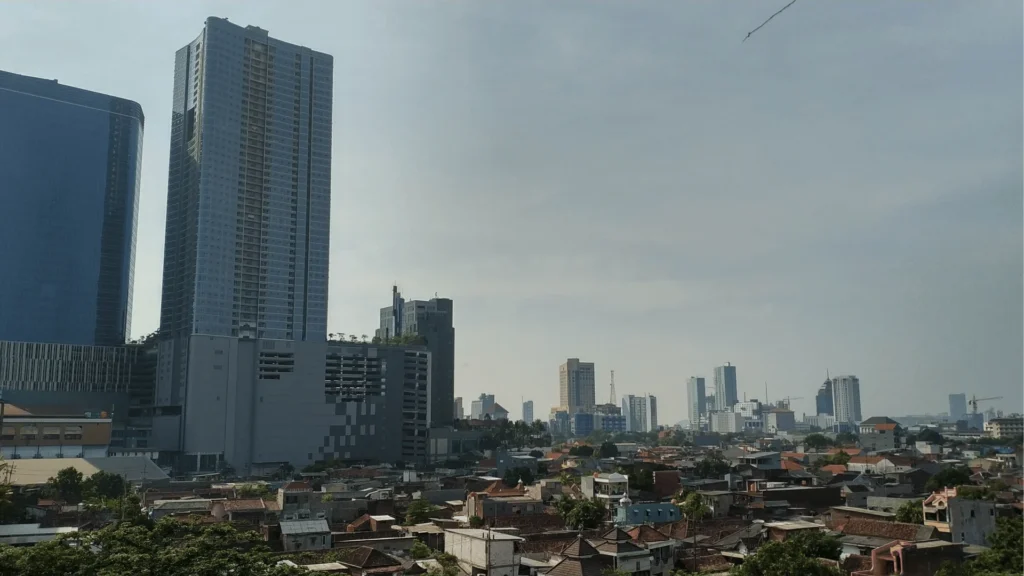 Anak perusahaan BUMN di Surabaya
