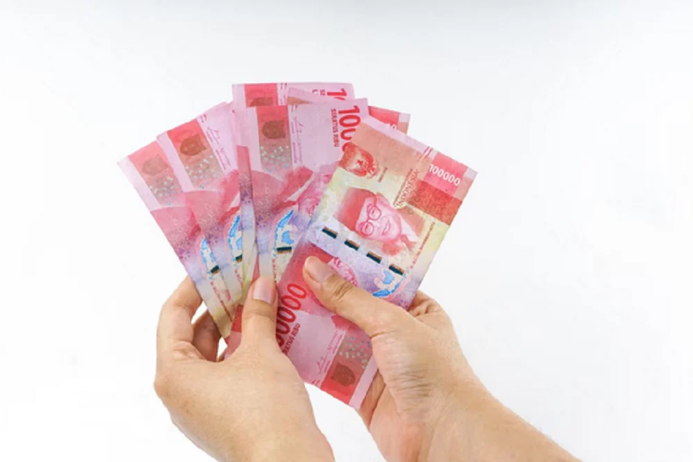 gaji direktur utama garuda indonesia