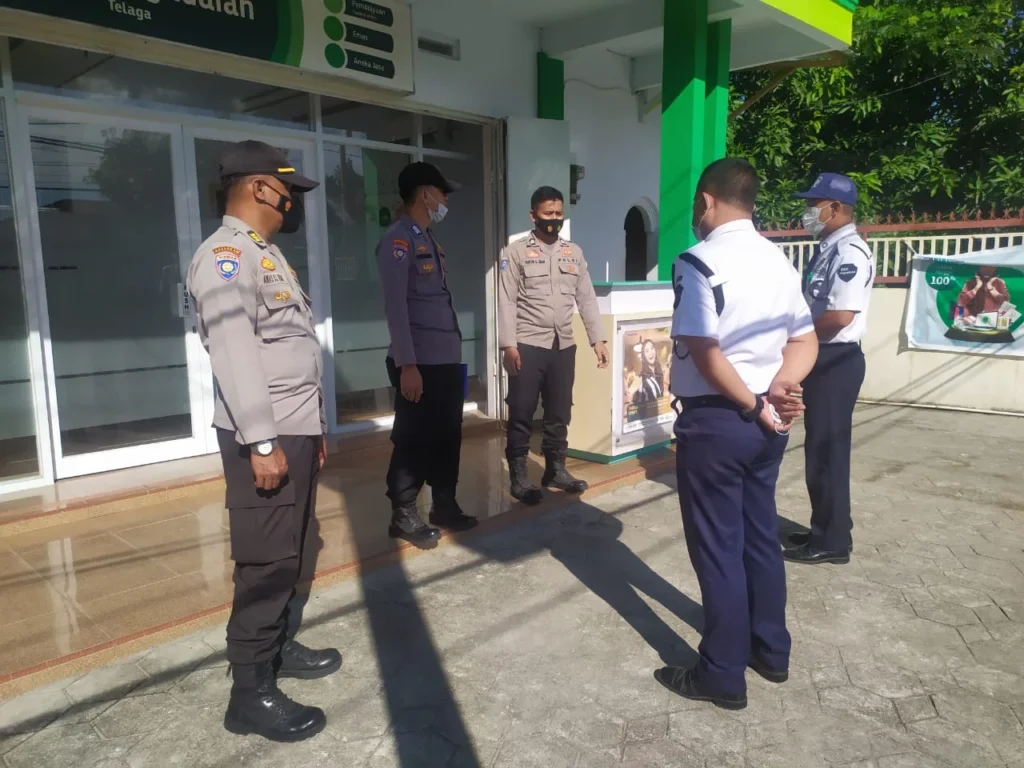 berapa gaji security Pegadaian